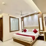 A Luxury Hotel K-U-B-E-R P-A-L-A-C-E - Fully Air Conditioned Hotel At Prime Location - Near Sea Beach And Temple - Hygiene & Spacious Room - With Wifi- Lift And Parking Facilities - Best Hotel In Puri